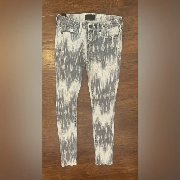 Vince. Women's Dylan Skinny Jeans Size 25 Beat Down White Ikat Boho - Picture 1 of 12